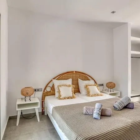 Xifara - Seafront * Santa Maria (Paros)