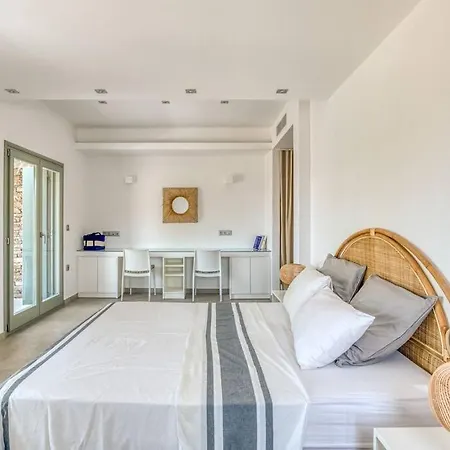 Xifara - Seafront Villa Santa Maria (Paros)