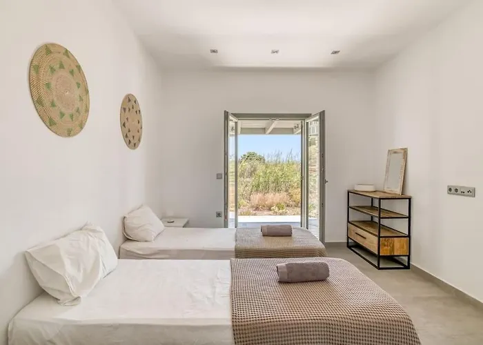 Xifara - Seafront Villa Santa Maria (Paros)