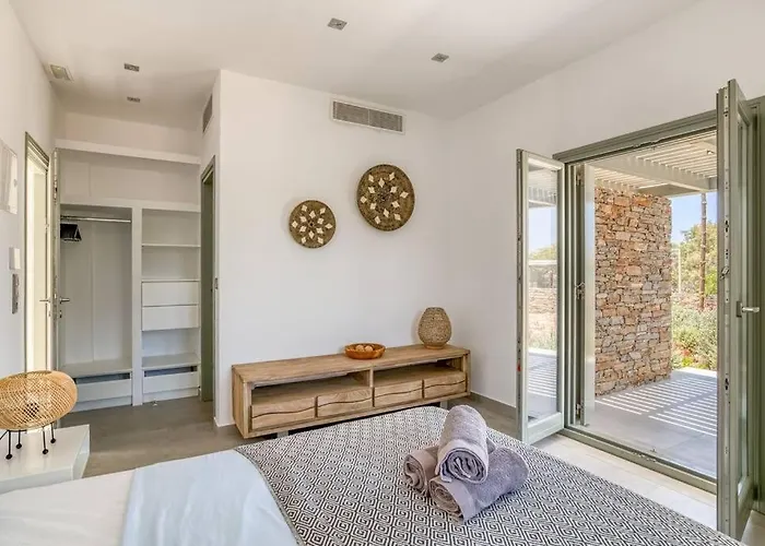 Villa Xifara - Seafront Santa Maria (Paros)