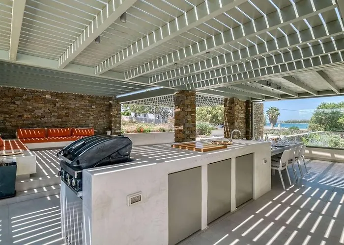 Villa Xifara - Seafront Santa Maria (Paros)