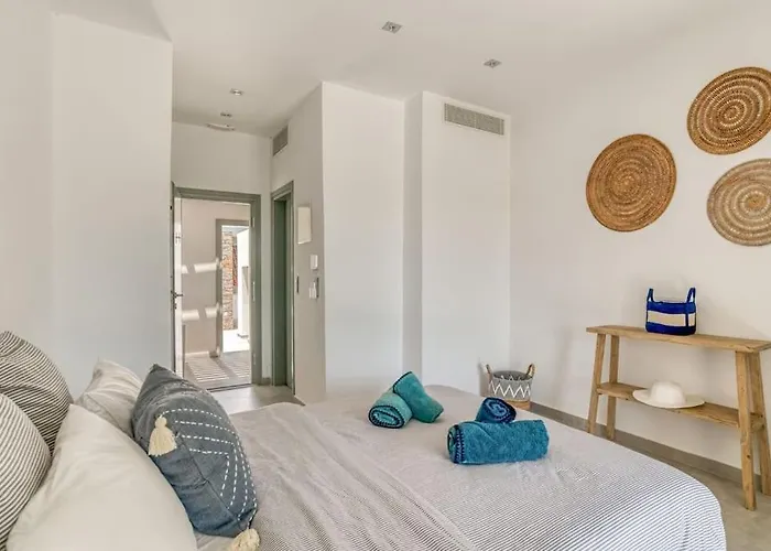 Xifara - Seafront Villa Santa Maria (Paros)